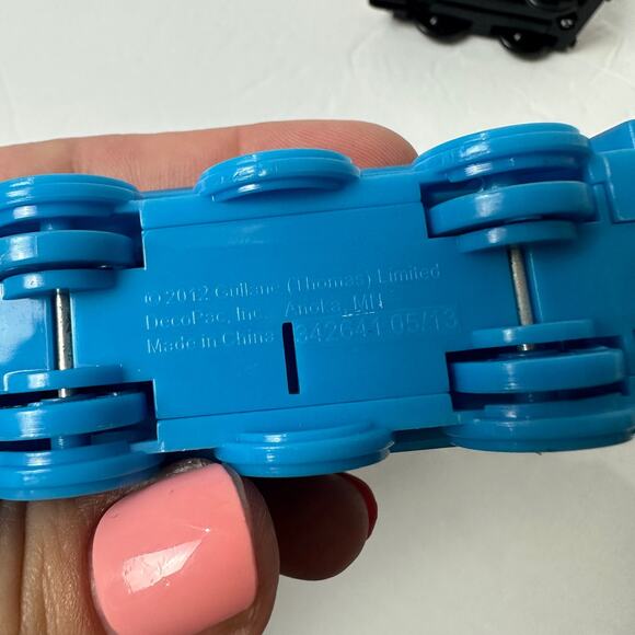 Thomas & Friends Plastic Push Train Tank Engine Thomas Coal Car Set Lot - Picture 9 of 10